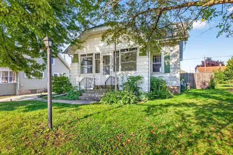 521 Wilson St, Little Chute, WI 54140