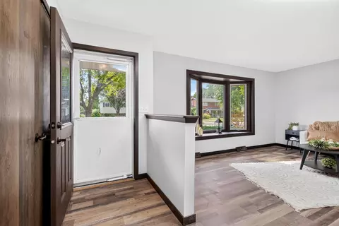 Entry Way - 1030 Devonshire Dr, Oshkosh, WI 54902 photo 1 of 2