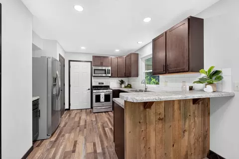 Kitchen - 1030 Devonshire Dr, Oshkosh, WI 54902 photo 2 of 4