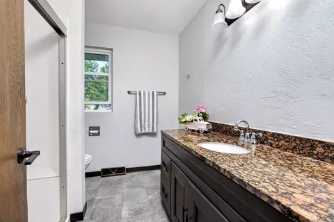 Bath - 1030 Devonshire Dr, Oshkosh, WI 54902 photo 1 of 3