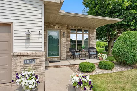 Exterior - 1912 E Sylvan Ave, Appleton, WI 54915 photo 1 of 5