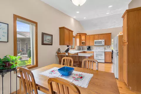 Dining - 1912 E Sylvan Ave, Appleton, WI 54915 photo 1 of 2