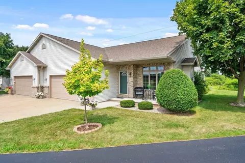 Exterior - 1912 E Sylvan Ave, Appleton, WI 54915 photo 2 of 5