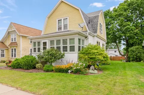 113 E Beacon Ave, New London, WI 54961