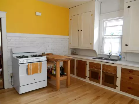 Kitchen - 1335 W Rogers Ave, Appleton, WI 54914 photo 2 of 3