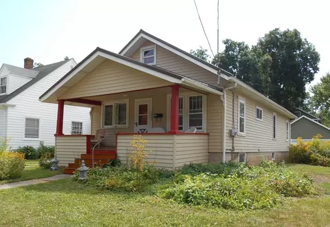Exterior - 1335 W Rogers Ave, Appleton, WI 54914 photo 3 of 9