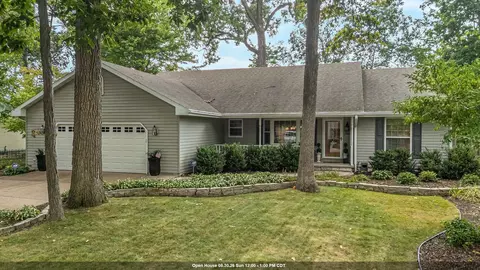 1794 Garnet Ct, Menasha, WI 54952