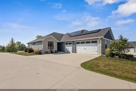 2742 Castaway Ct, Green Bay, WI 54311