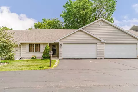 465 W Packer Ave, Oshkosh, WI 54901
