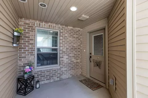 2157 Royal Crest Cir #1, Green Bay, WI 54311