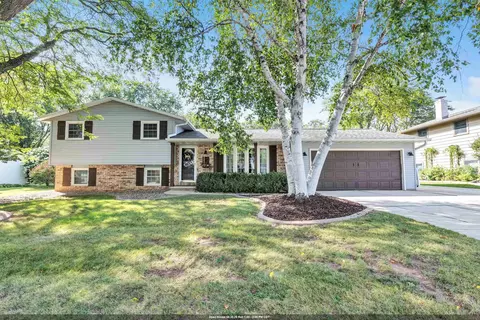 2824 Otto Ct, Green Bay, WI 54313