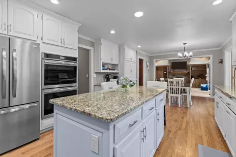 Kitchen - 918 E Kramer Ln, Appleton, WI 54915 photo 1 of 5