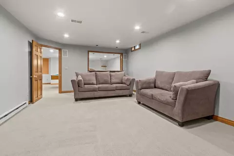 Living - 918 E Kramer Ln, Appleton, WI 54915 photo 4 of 5