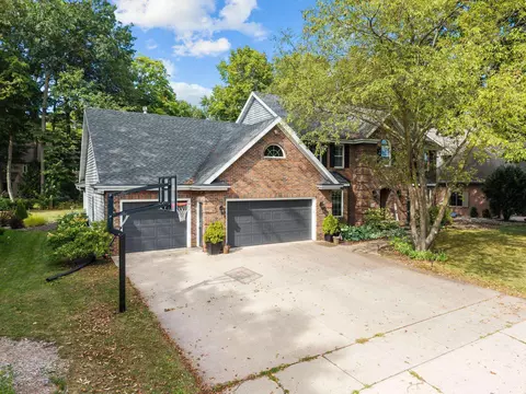 Exterior - 918 E Kramer Ln, Appleton, WI 54915 photo 12 of 17