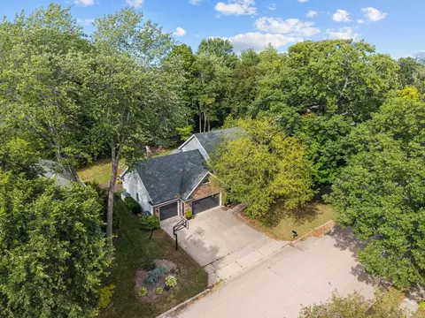 View/Area - 918 E Kramer Ln, Appleton, WI 54915 photo 2 of 7