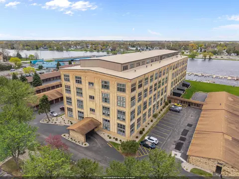 1545 Arboretum Dr #325, Oshkosh, WI 54901