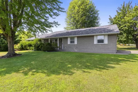 2093 Weedy St, Green Bay, WI 54313