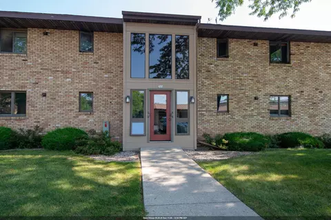 264 N Campbell Rd #A, Oshkosh, WI 54902