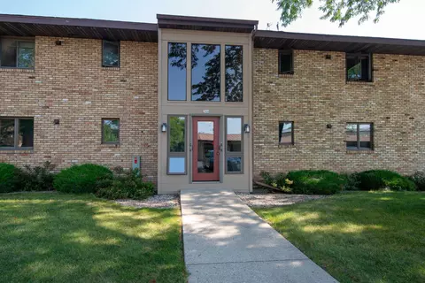 264 N Campbell Rd #A, Oshkosh, WI 54902