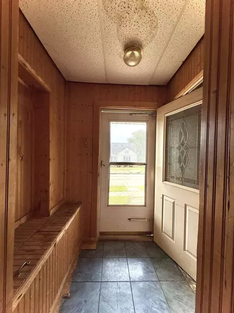 Entry Way - 145 E Union St, Berlin, WI 54923 photo 1 of 13