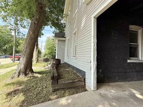 Exterior - 145 E Union St, Berlin, WI 54923 photo 3 of 16