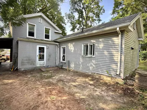 Exterior - 145 E Union St, Berlin, WI 54923 photo 8 of 16
