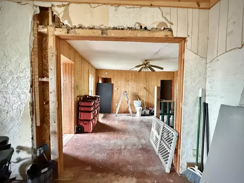 Entry Way - 145 E Union St, Berlin, WI 54923 photo 5 of 13