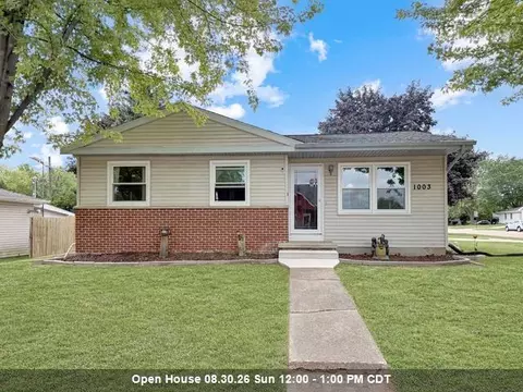 1003 Meadow Ln, Neenah, WI 54956