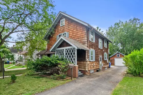 1729 N Oneida St, Appleton, WI 54911