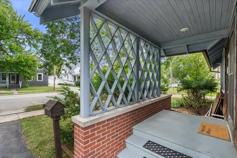 Exterior - 1729 N Oneida St, Appleton, WI 54911 photo 3 of 8