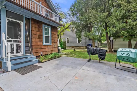 Exterior - 1729 N Oneida St, Appleton, WI 54911 photo 6 of 8