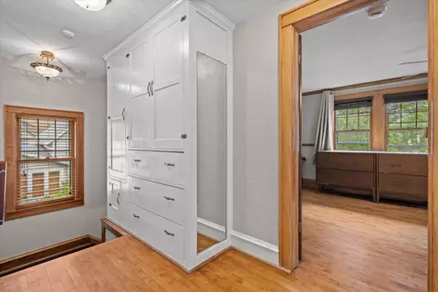Entry Way - 1729 N Oneida St, Appleton, WI 54911 photo 4 of 4