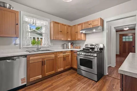 Kitchen - 1729 N Oneida St, Appleton, WI 54911 photo 2 of 4