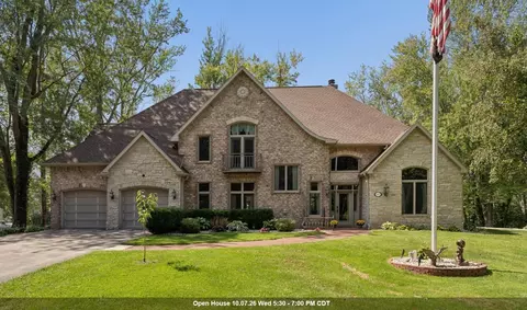n3877 Betty Drive, Hortonville, WI 54944