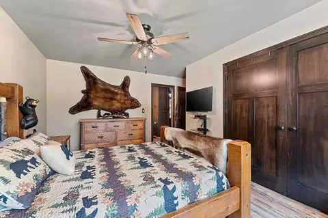 Bedroom - 863 Maple Leaf Trl, Sobieski, WI 54171 photo 6 of 8