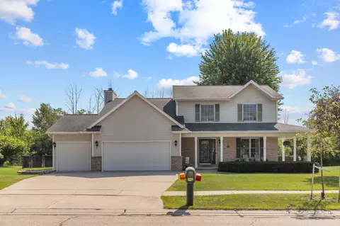 972 Honeysuckle Ln, Fond Du Lac, WI 54935