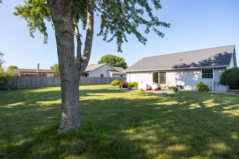 Exterior - n174 Pinecrest Boulevard, Appleton, WI 54915 photo 7 of 8