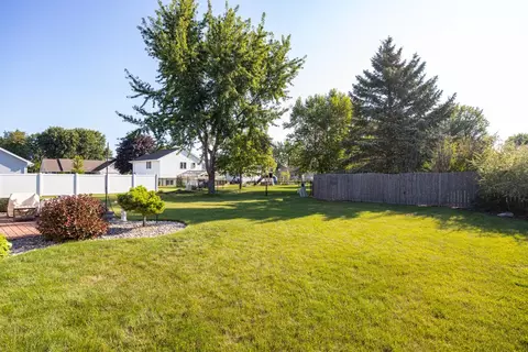 Exterior - n174 Pinecrest Boulevard, Appleton, WI 54915 photo 4 of 8
