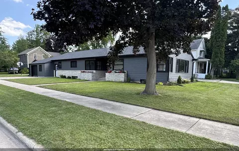 316 W 4th St, Shawano, WI 54166