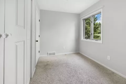 Bedroom - n2579 Hample Road, Appleton, WI 54913 photo 2 of 8