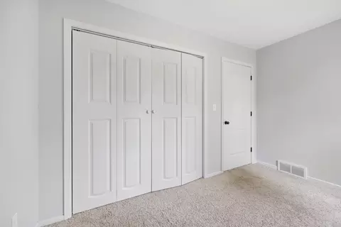 Bedroom - n2579 Hample Road, Appleton, WI 54913 photo 3 of 8