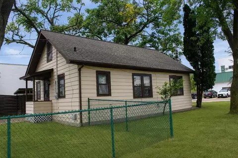 1605 W Haskel St, Appleton, WI 54914 photo 2