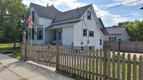602 Carney Blvd, Marinette, WI 54143