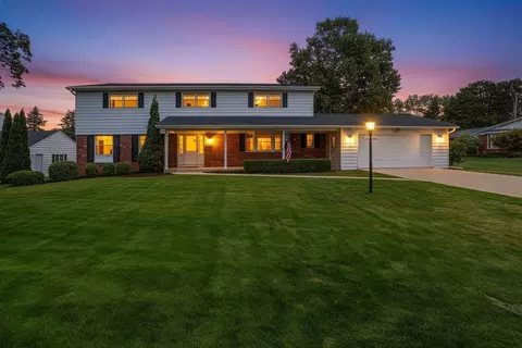 180 Rosemont Dr, Green Bay, WI 54301