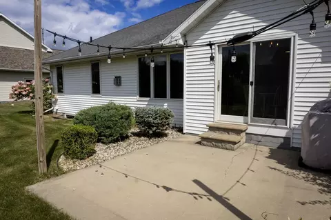 Exterior - 4801 N Benview Ct, Appleton, WI 54913 photo 7 of 10
