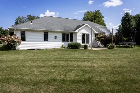 Exterior - 4801 N Benview Ct, Appleton, WI 54913 photo 10 of 10