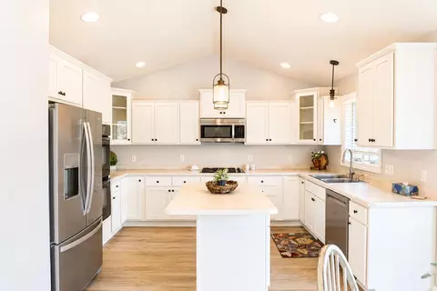 Kitchen - 4801 N Benview Ct, Appleton, WI 54913 photo 1 of 5