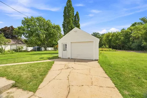 Exterior - 1343 W Prospect Ave, Appleton, WI 54914 photo 3 of 3