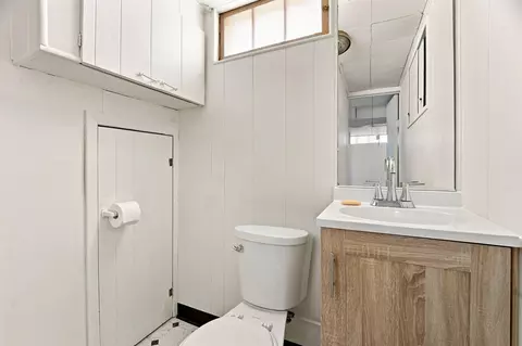 Bath - 1343 W Prospect Ave, Appleton, WI 54914 photo 2 of 2
