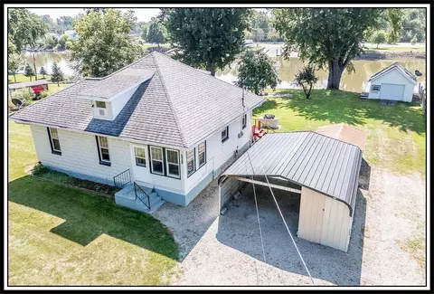 1414 W North Water St, New London, WI 54961